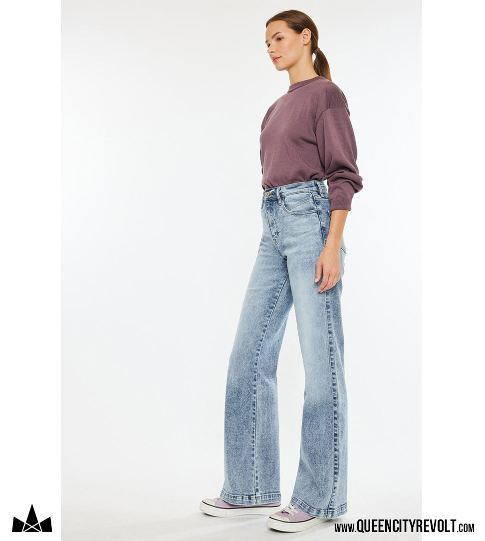 Women's Ultra High Rise 90's Flare Jeans, Medium Wash